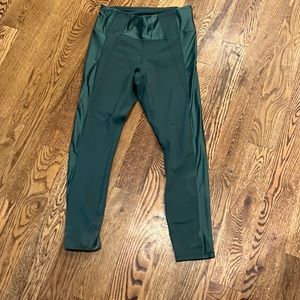 🌈3/$20🌈 Fabletics Powerhold Capri Leggings Green